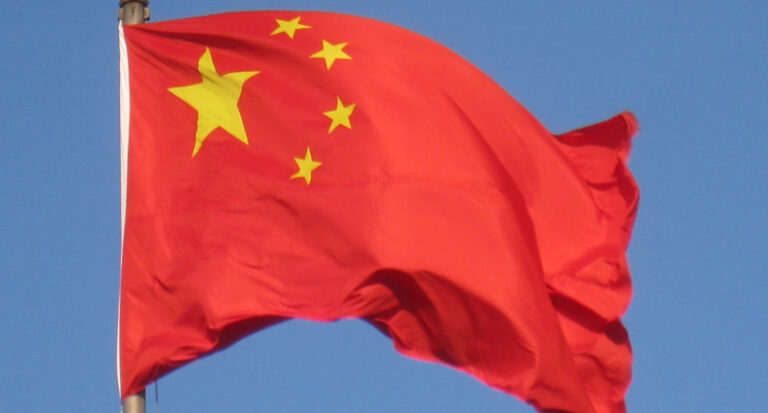 Chinese_flag_featured_the-tech-porta-800x430