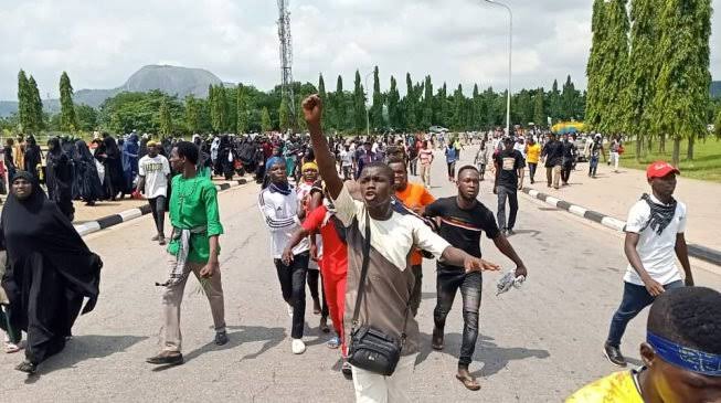Chaos-as-Shiites-protest-in-Abuja
