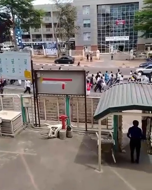 VideoCapture_20250328-202202_1743189861