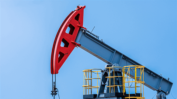 North-America-Loses-Rigs-for-8-Straight-Weeks-180368-582x327